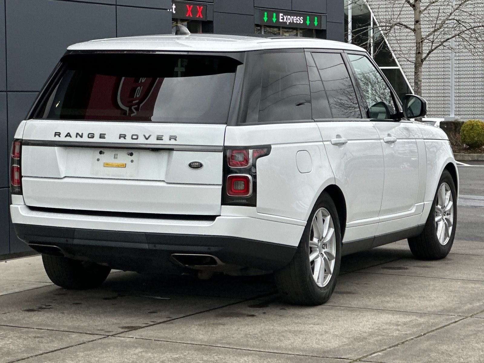 Used 2020 White Land Rover Base image 3