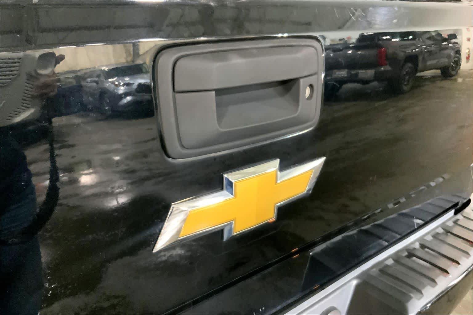 Used 2017 Black Chevrolet Custom image 31