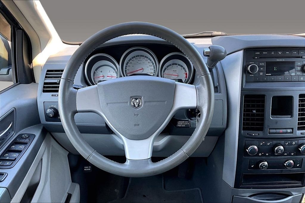 Used 2009 Dodge Grand Caravan SXT with VIN 2D8HN541X9R633100 for sale in Van Wert, OH