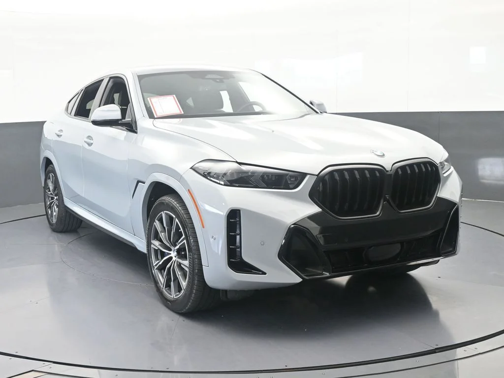 Used 2026 Gray Metallic BMW xDrive40i image 9