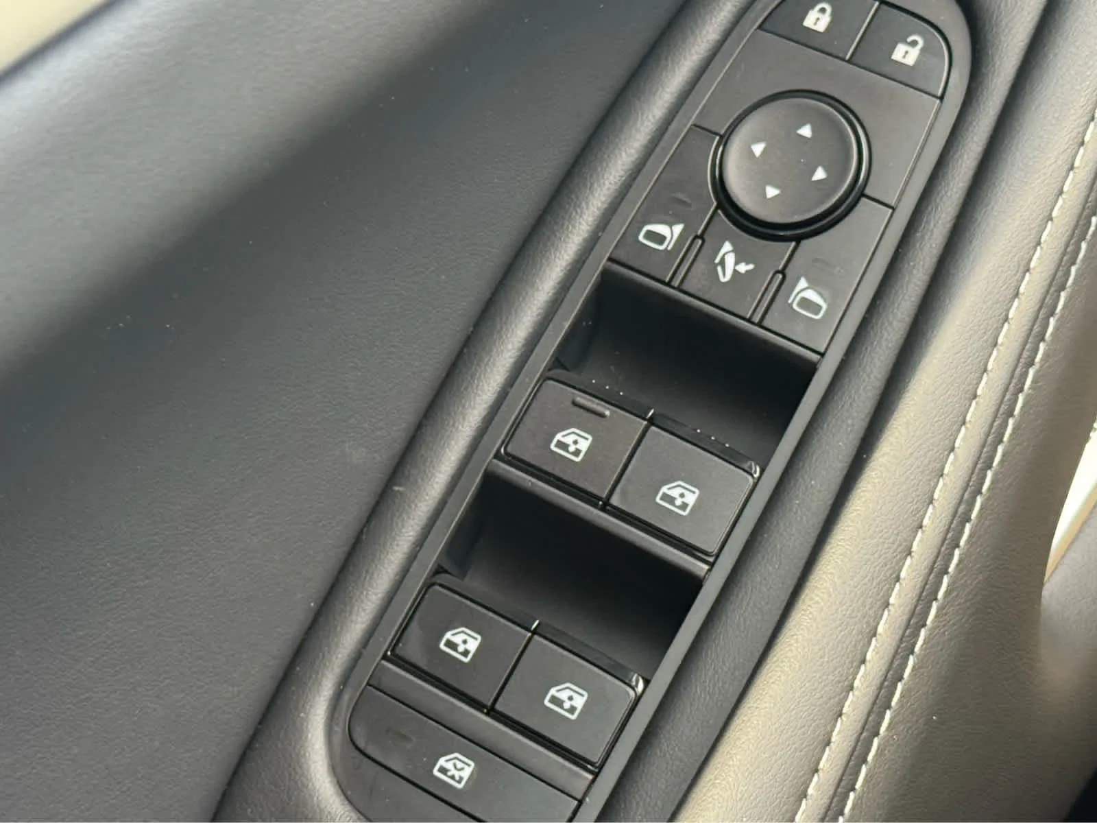 2027 INFINITI QX60 LUXE - Photo 15