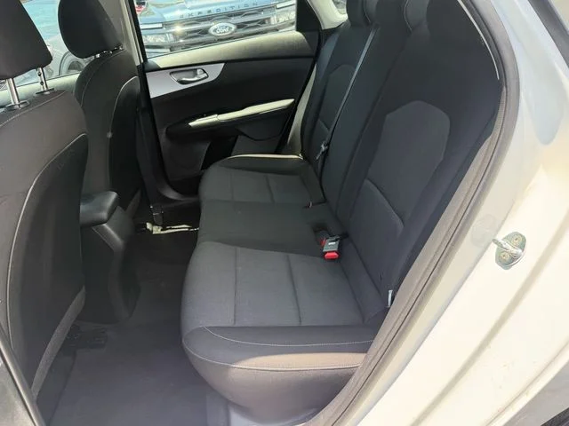 Used 2023 White Kia LXS image 12