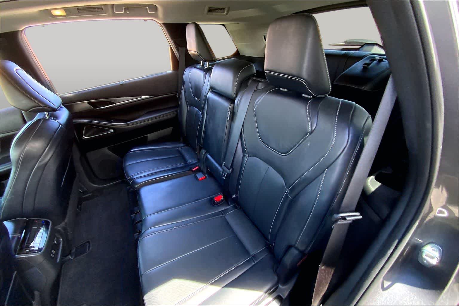 Used 2023 Graphite Shadow INFINITI LUXE image 19