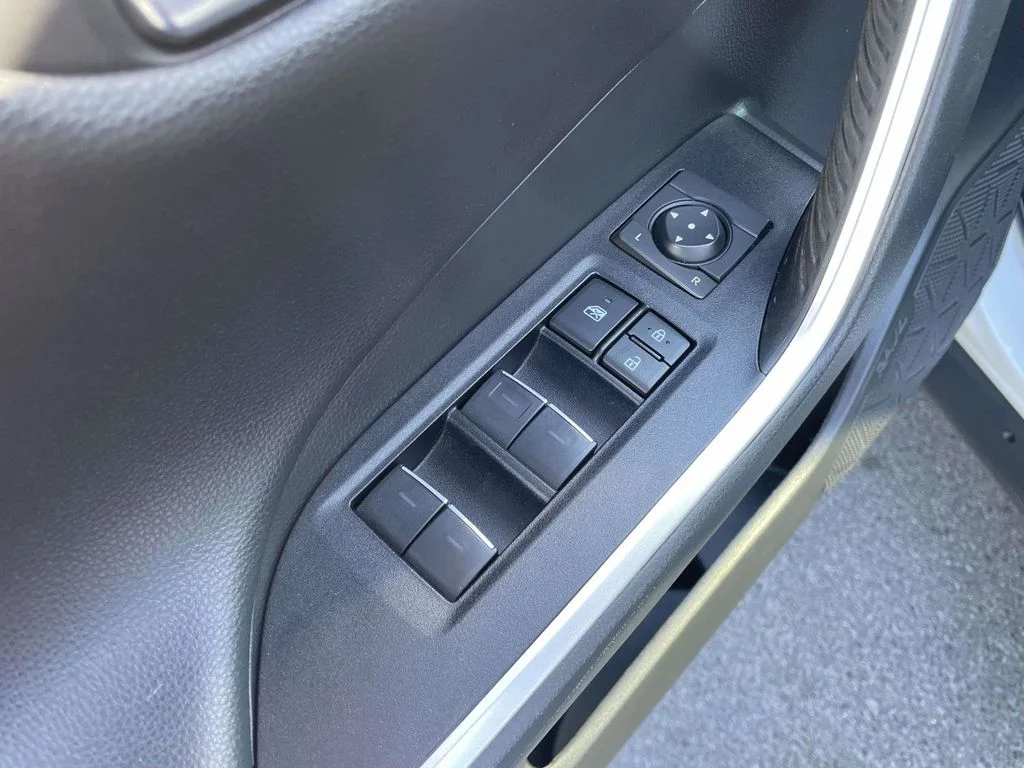 2022 Toyota RAV4 XSE - Photo 28