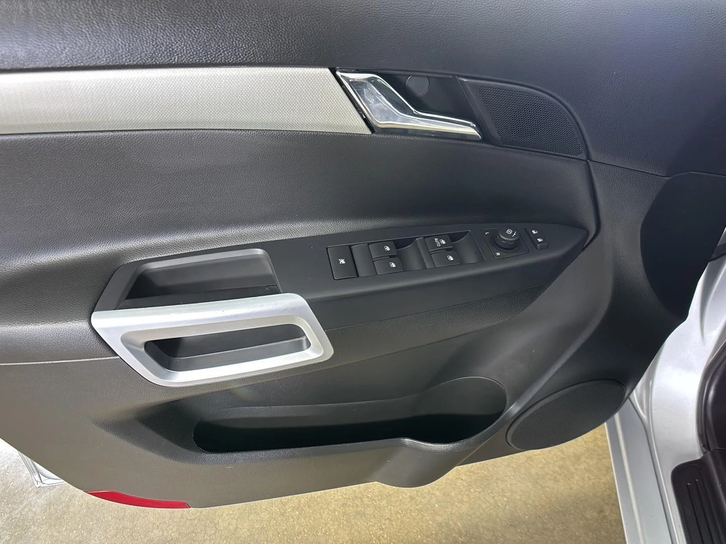 Used 2012 Silver Ice Metallic Chevrolet LTZ image 28