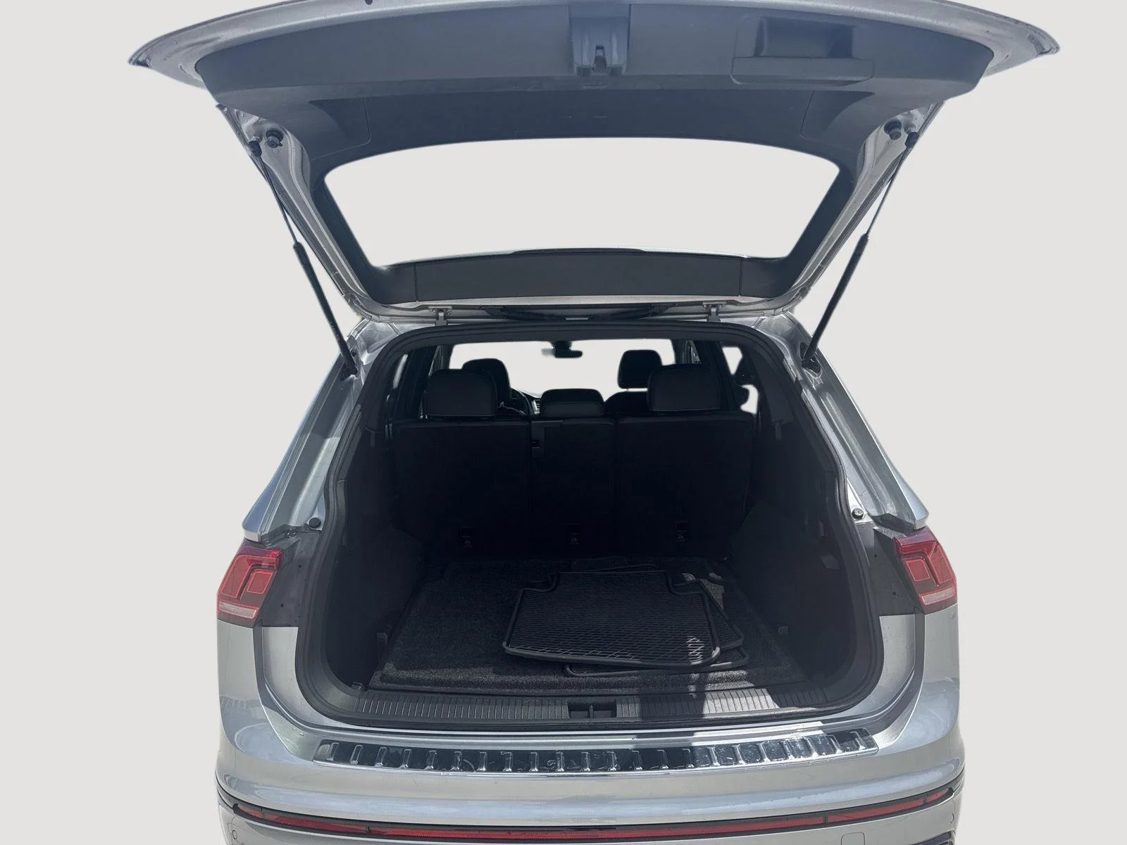 Used 2023 SILVER Volkswagen SE R-Line Black image 9