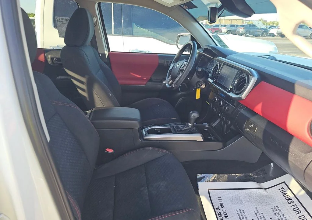 Used 2022 White Toyota SR5 image 10