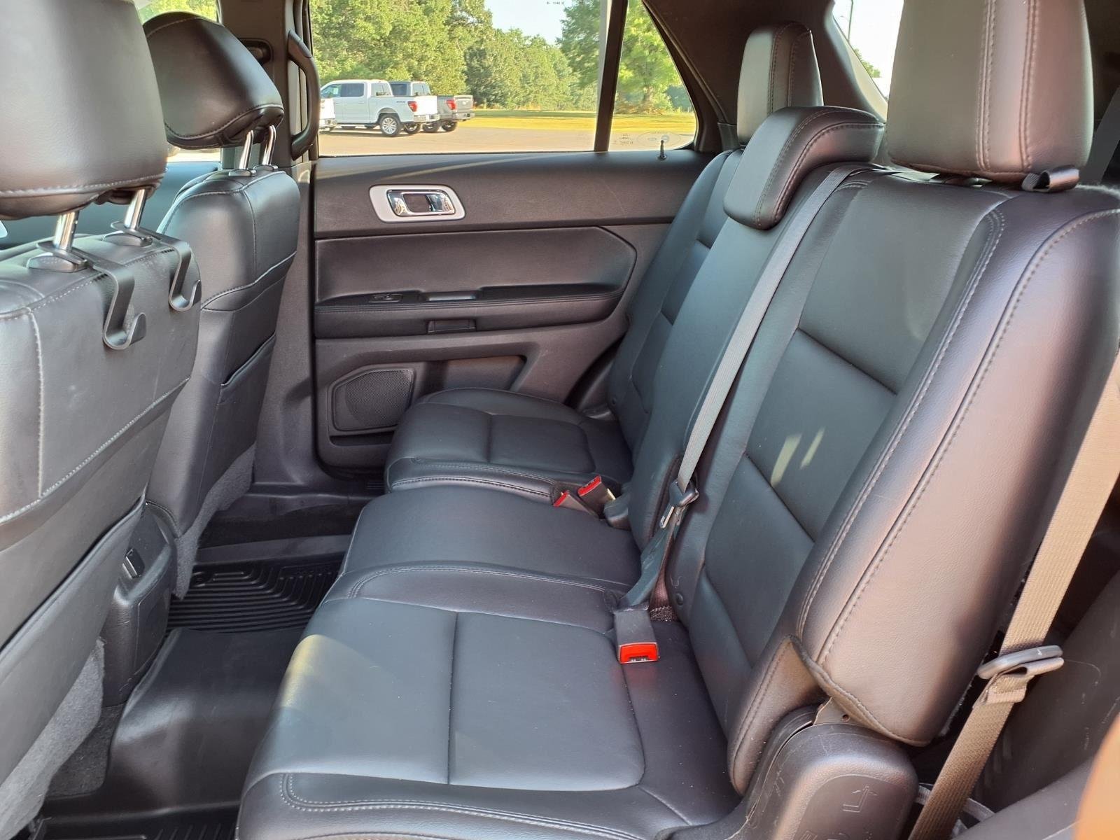 Used 2015 White Platinum Metallic Tri-Coat Ford XLT image 19