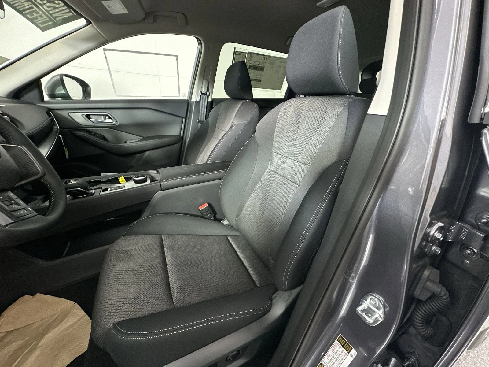 2026 Nissan Rogue SV - Photo 16