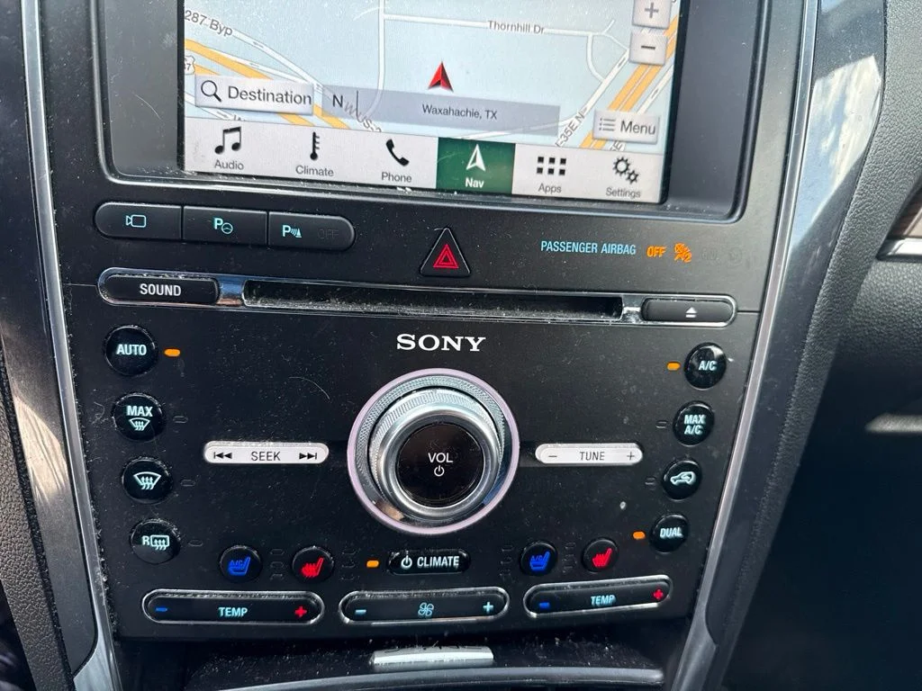 Used 2018 Gray Ford Limited image 12