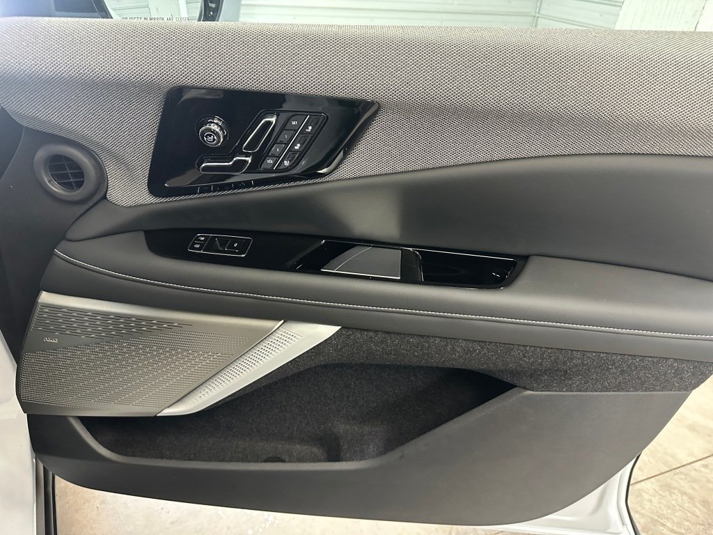 2027 Cadillac OPTIQ Premium Sport - Photo 31