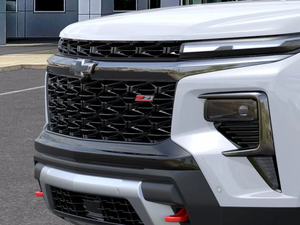New 2027 Polar White Tricoat Chevrolet Z71 image 13