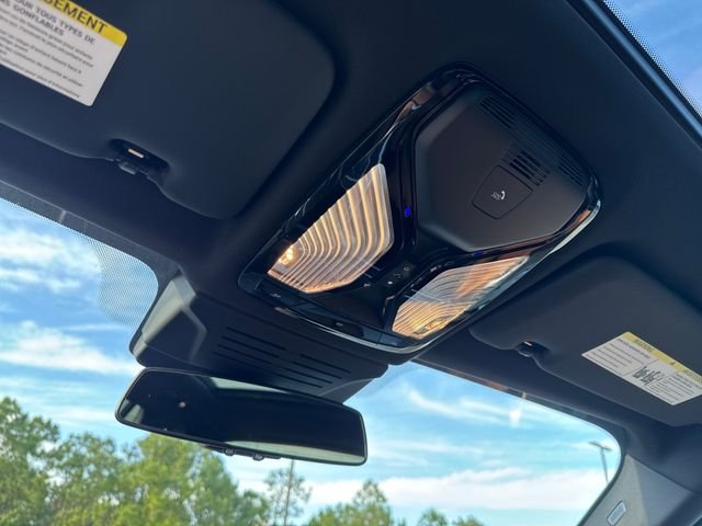 New 2026 Mineral White Metallic BMW sDrive40i image 22