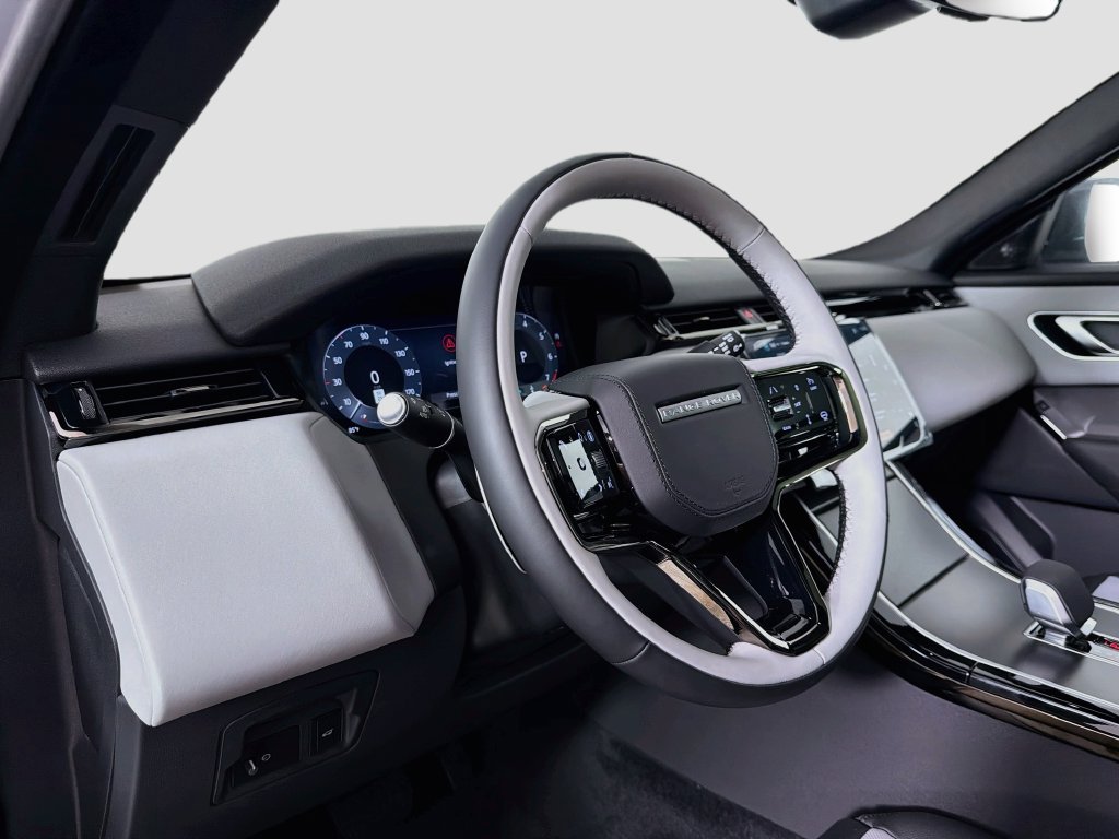 New 2026 Arroios Grey Land Rover S image 9