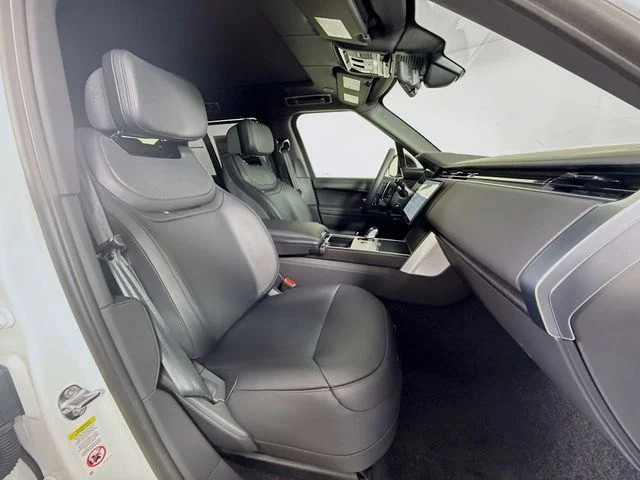 New 2026 Ostuni Pearl White Land Rover SV Signature Suite image 30