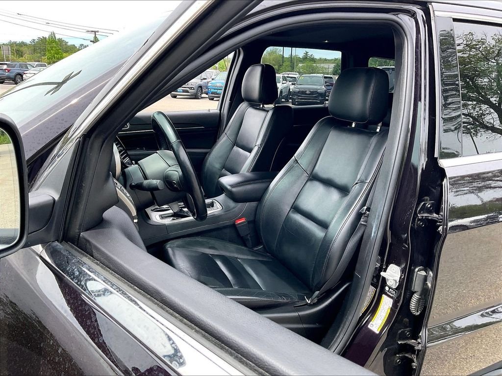 Used 2021 Sangria Metallic Clearcoat Jeep Limited image 9