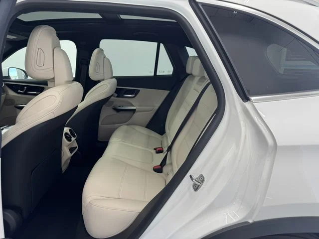 New 2026 Polar White Mercedes-Benz GLC 300 image 20