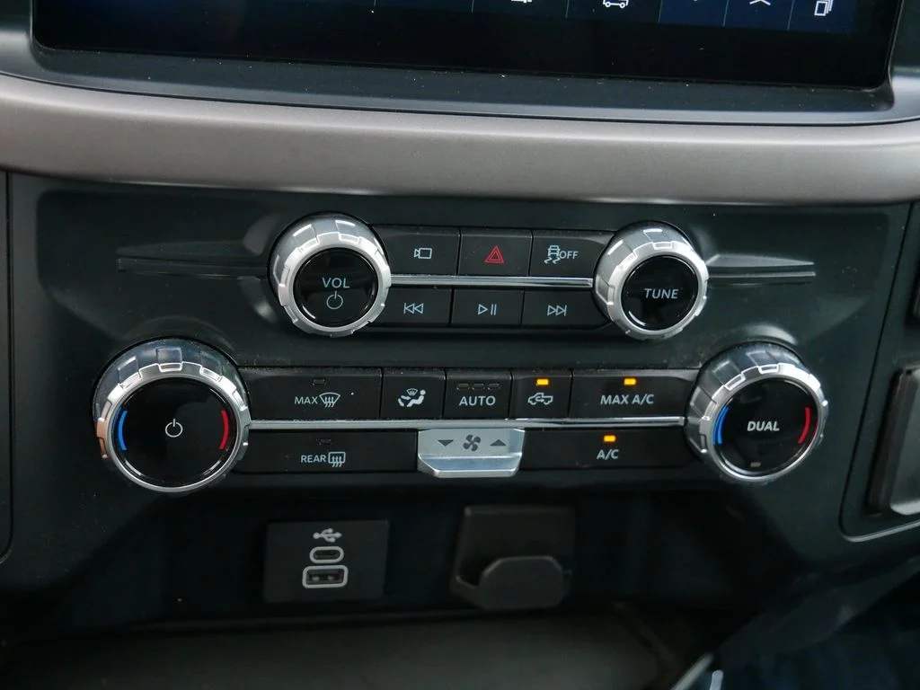 Used 2025 Silver Ford XLT image 22
