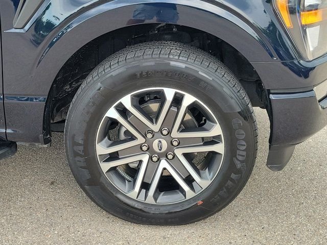 Used 2023 Blue Metallic Ford XL image 7