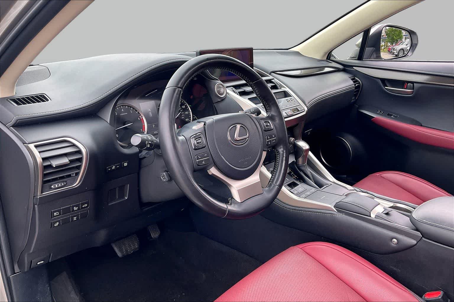 Used 2021 Atomic Silver Lexus  image 17