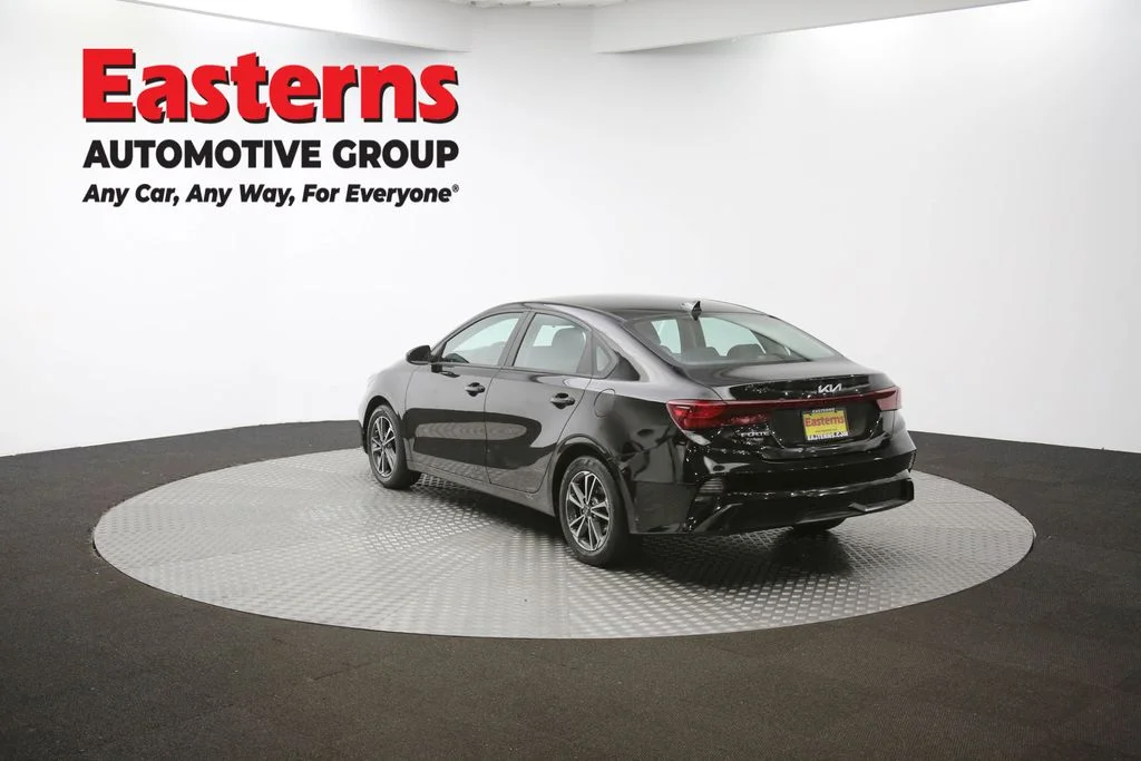 Used 2022 Black Kia LXS image 61