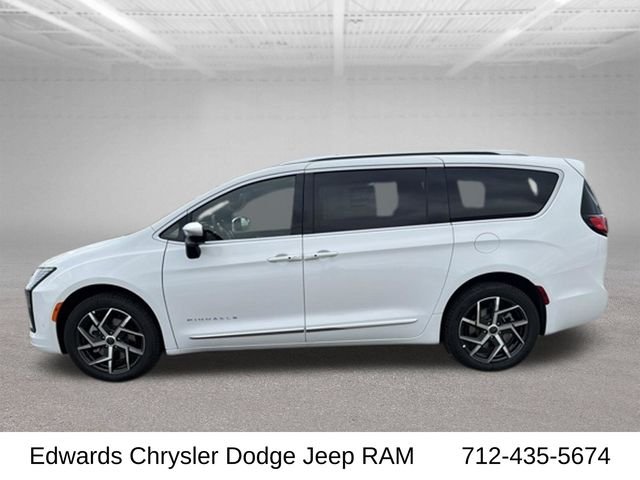New 2027 Bright White Clear-Coat Exterior Paint Chrysler Pinnacle image 4