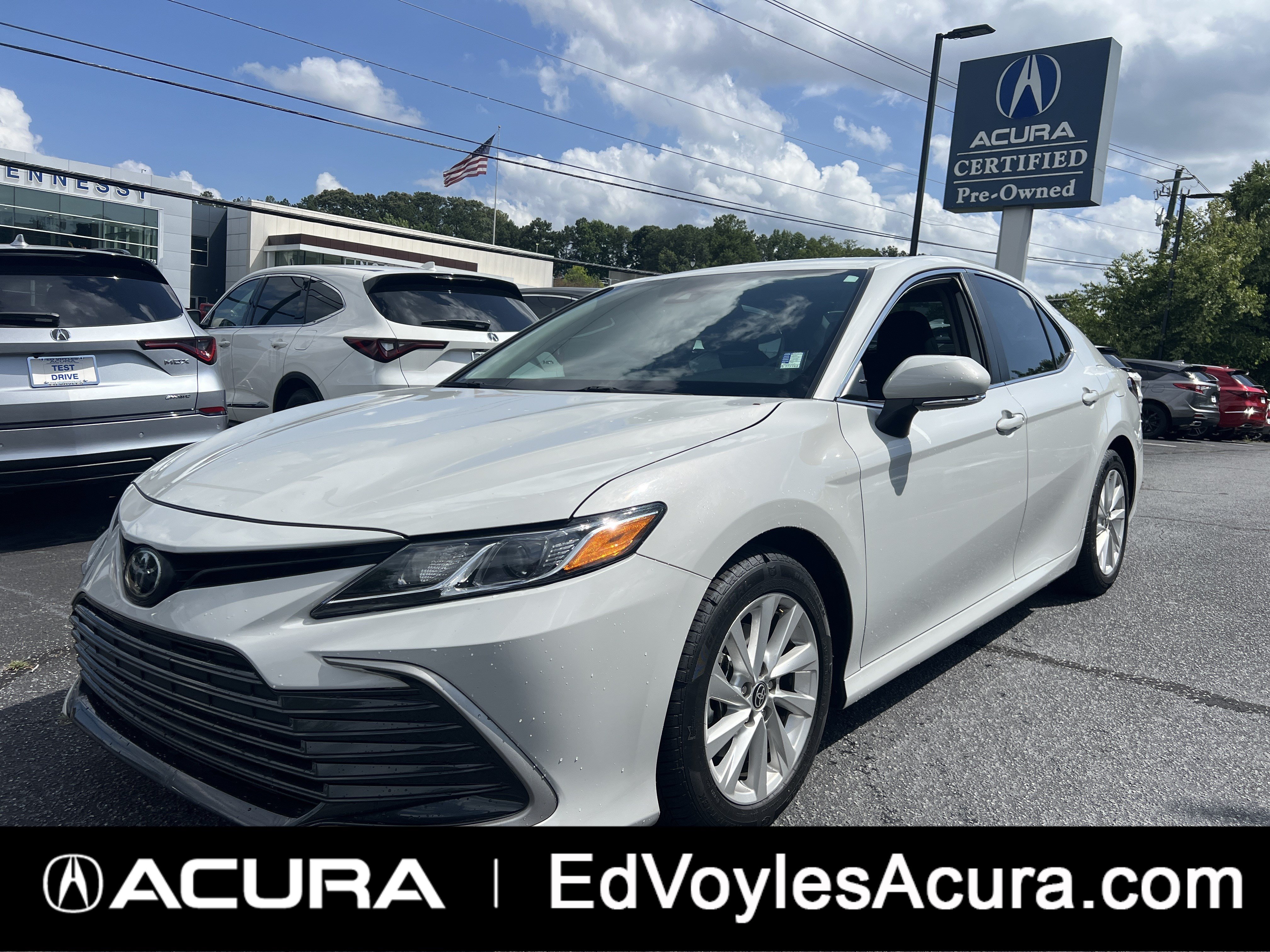 Used 2024  Toyota LE image 1