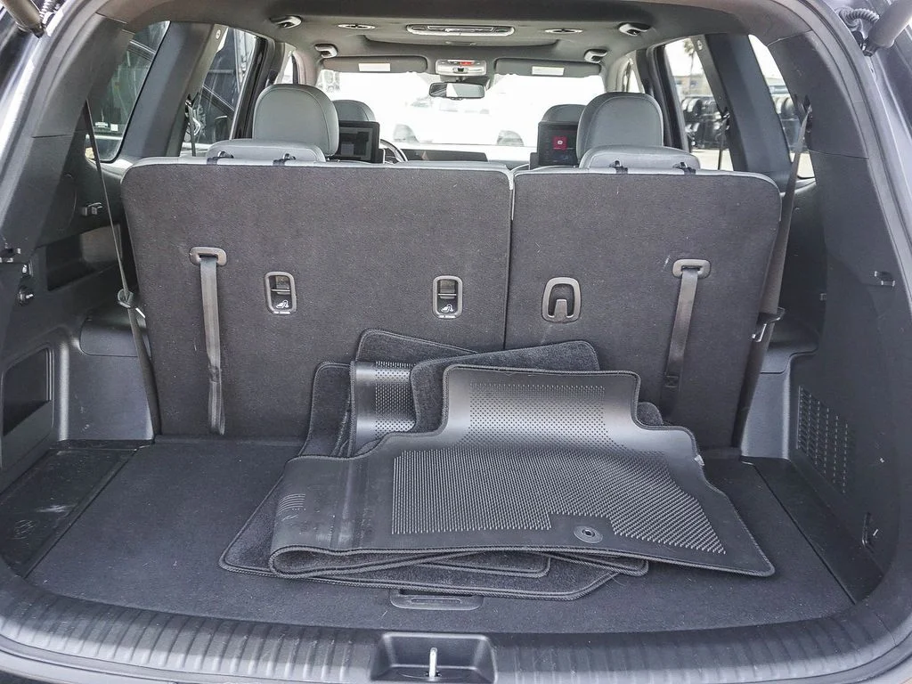Used 2023 Black Kia EX X-Line image 24