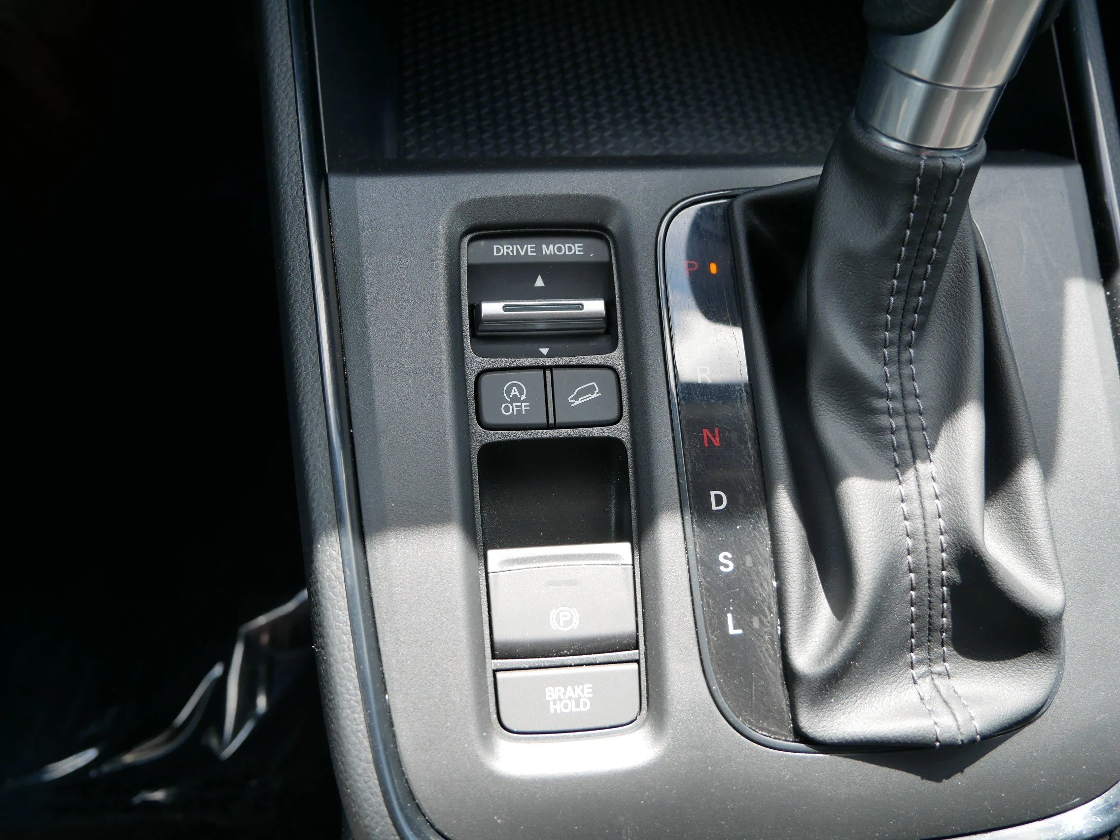 Used 2024 Platinum White Pearl Honda EX image 32