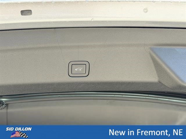 New 2026 Sterling Metallic GMC AT4 Ultimate image 7