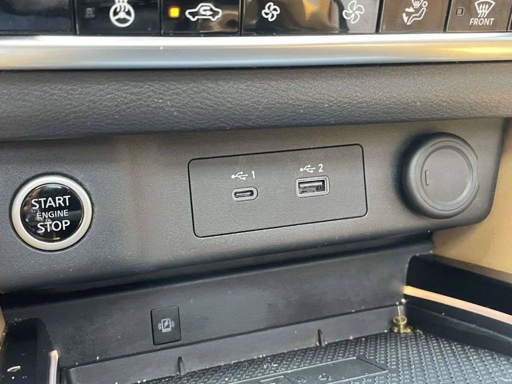 Used 2023 Red Nissan Platinum image 20