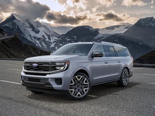 New 2027 Gray Metallic Ford Platinum image 2