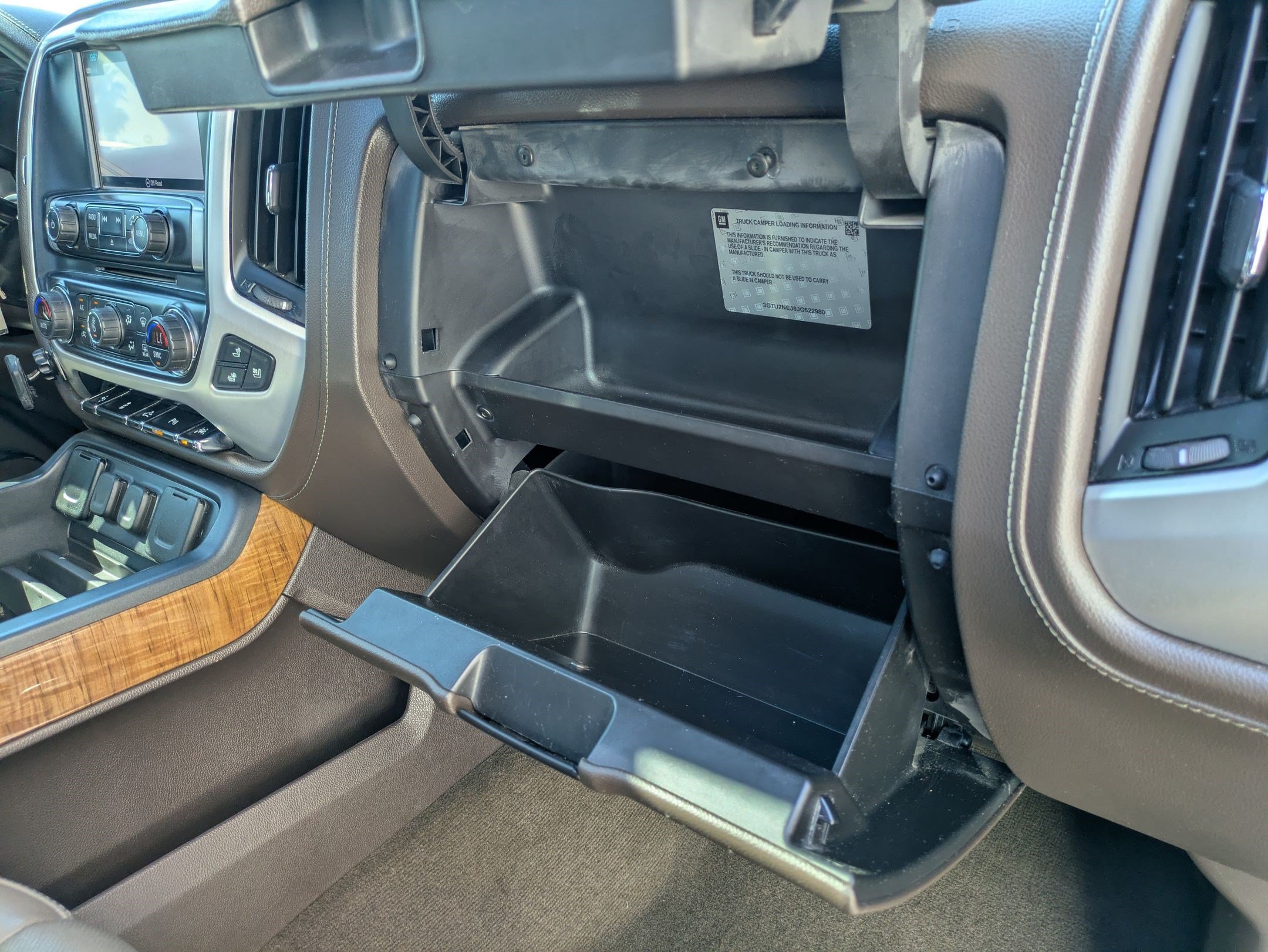 Used 2018 Red Quartz Tintcoat GMC SLT image 31