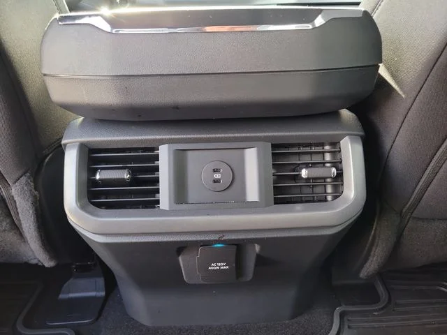 New 2026 Oxford White Ford XLT image 15
