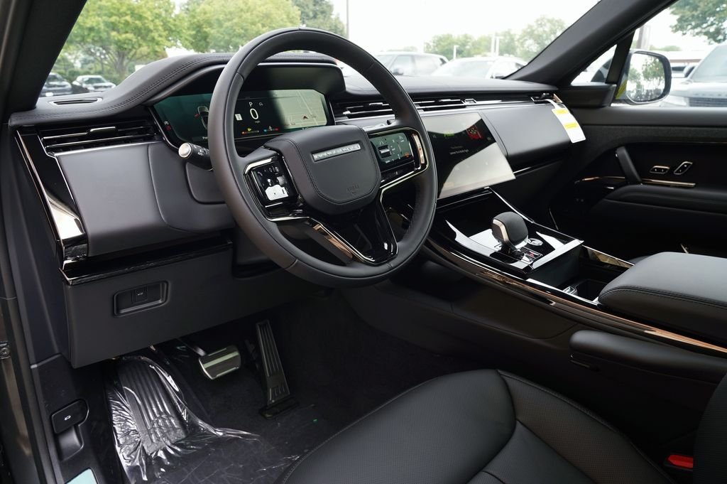 New 2026 Carpathian Grey Land Rover Dynamic SE image 14