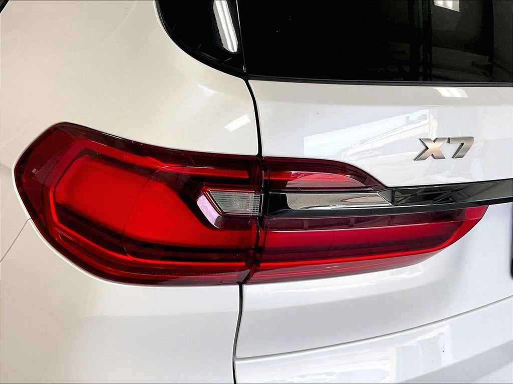 Used 2022 White BMW M50i image 35