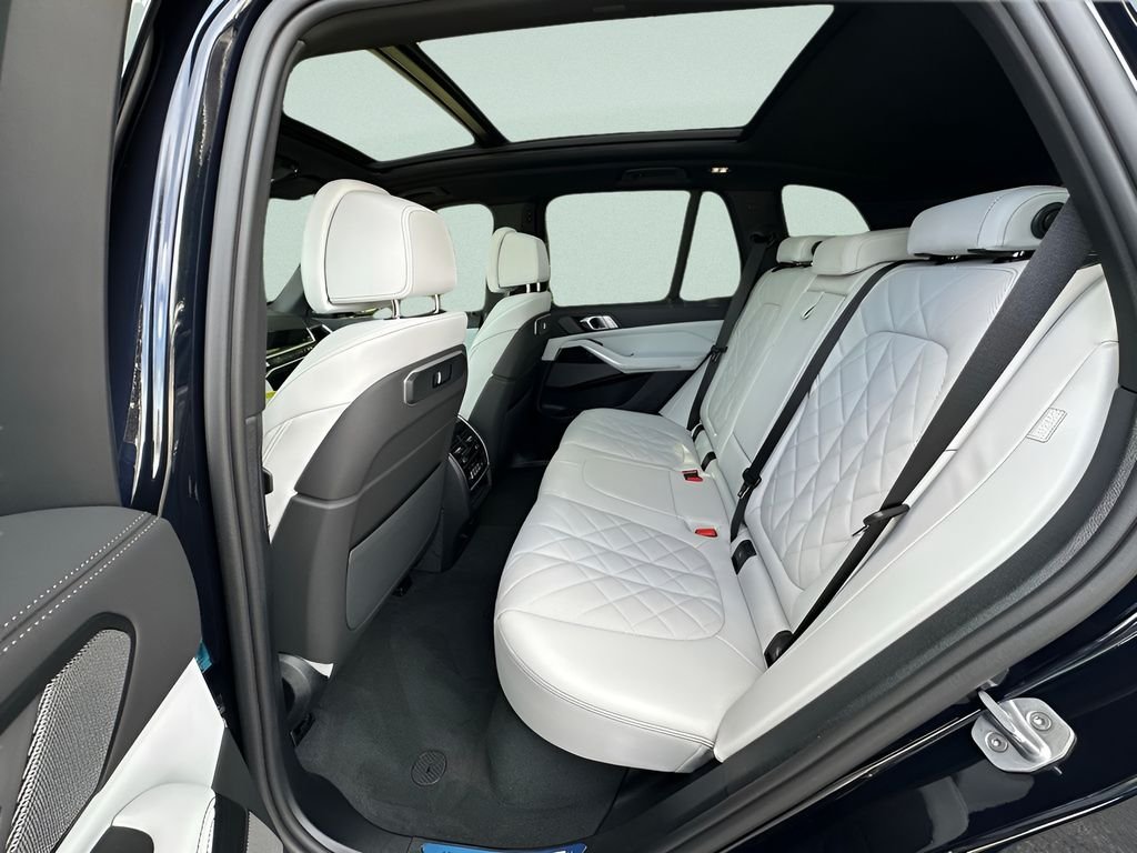 New 2026 Carbon Black Metallic BMW xDrive50e image 22
