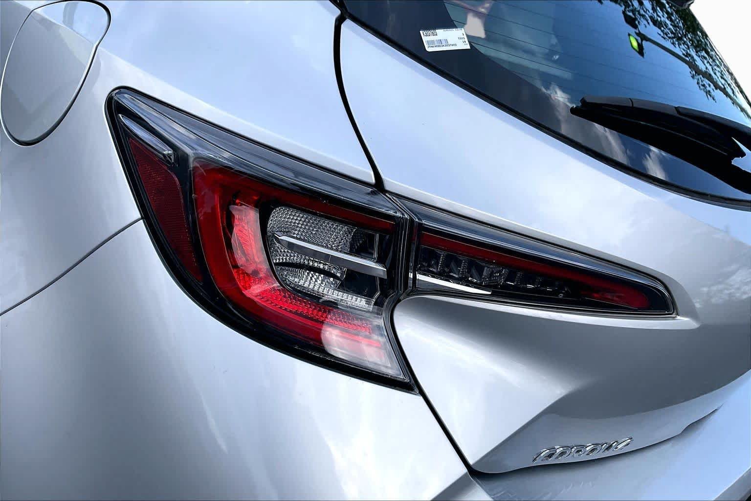 Used 2019 Classic Silver Metallic Toyota XSE image 26