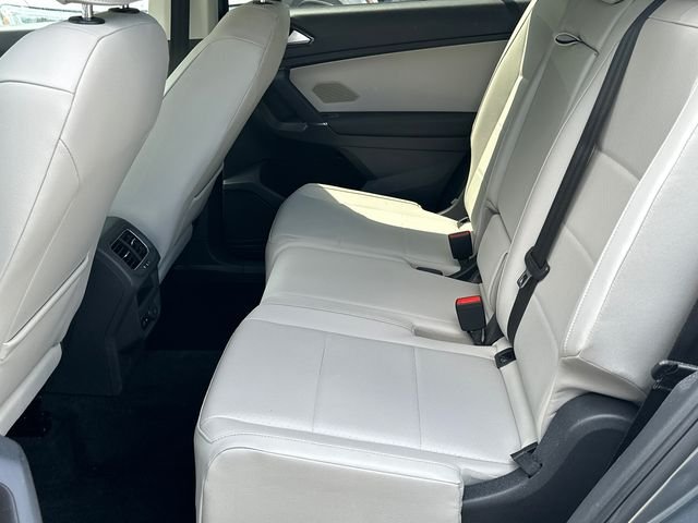 Used 2018 Gray Volkswagen 2.0T SE image 20