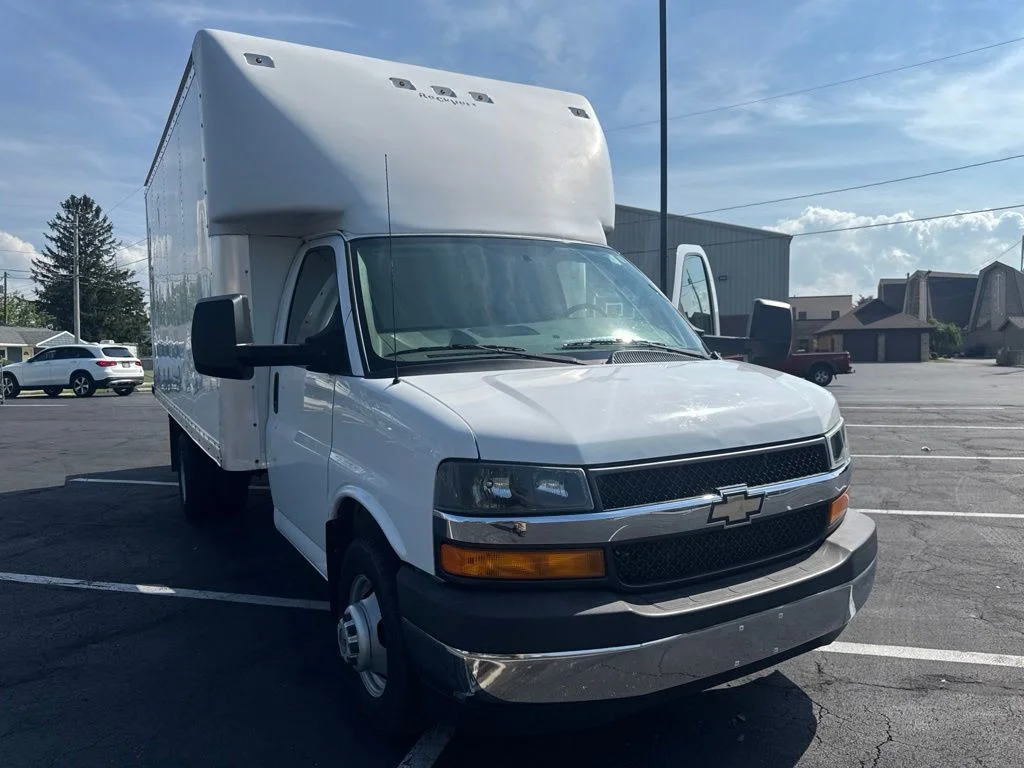 Used 2017 Summit White Chevrolet Work Van image 23