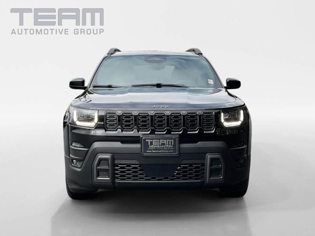 New 2026 Diamond Black Crystal Pearl-Coat Exterior Paint Jeep Laredo image 2