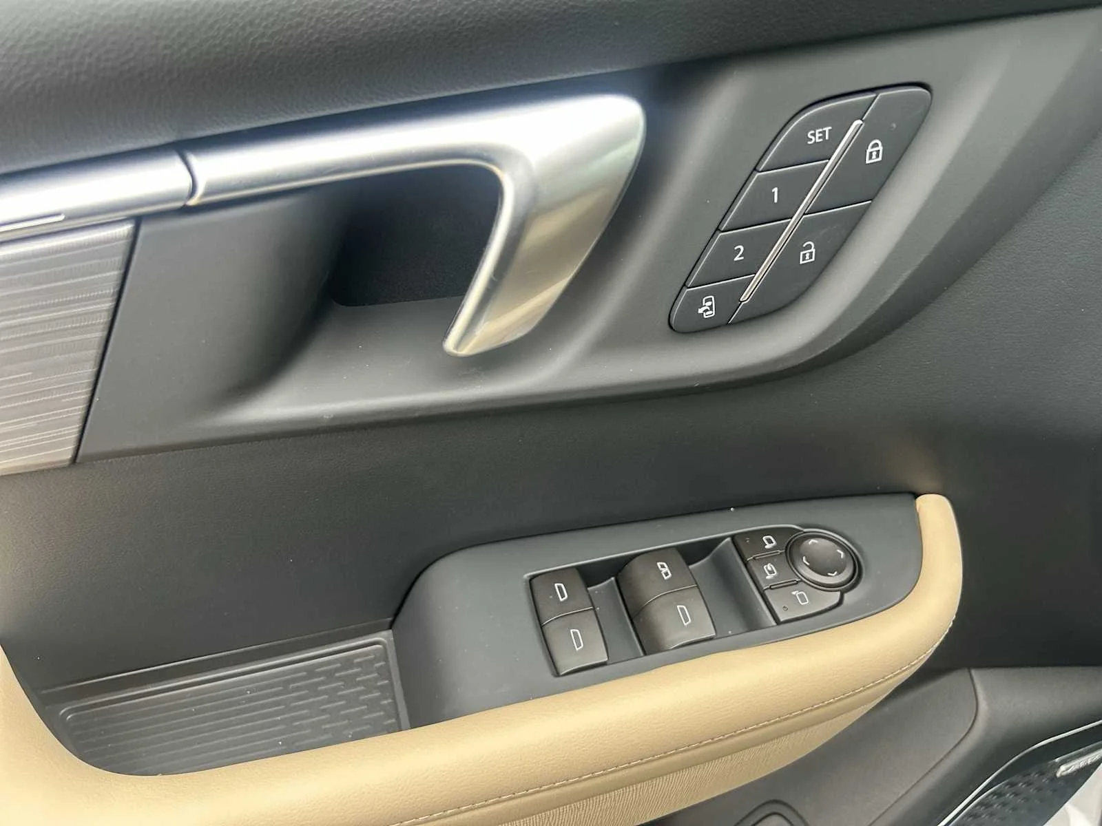 New 2026 Summit White Buick Preferred image 23