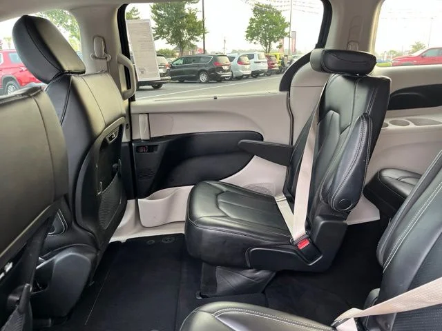 Used 2023 Gray Chrysler Touring L image 12