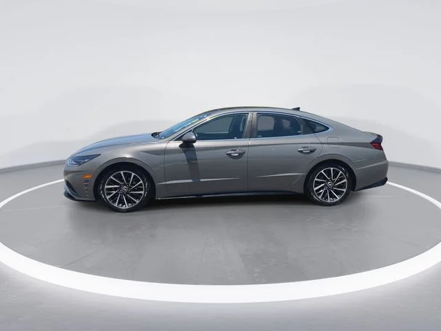 Used 2022 Gray Hyundai Limited image 5