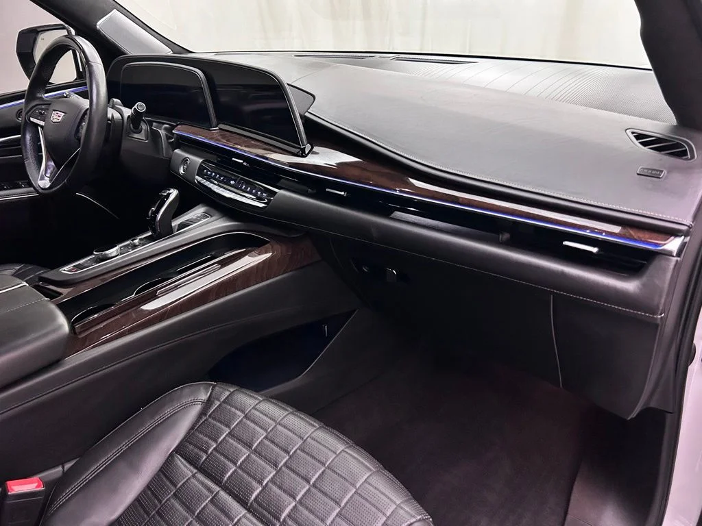 Used 2022 White Cadillac Sport Platinum image 22