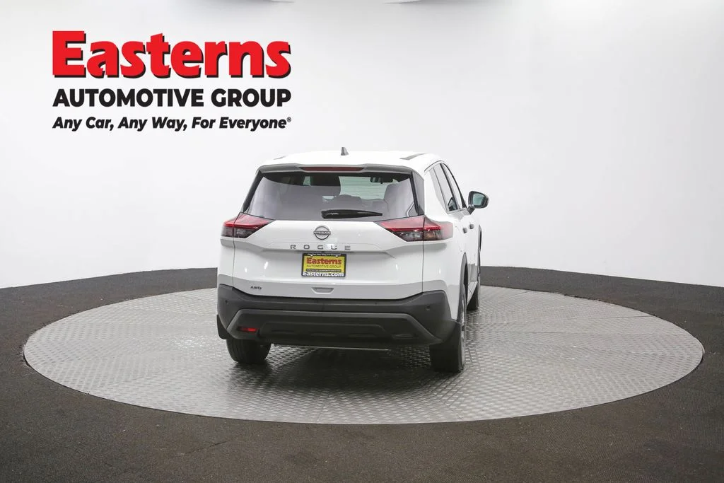 Used 2023 White Nissan S image 38