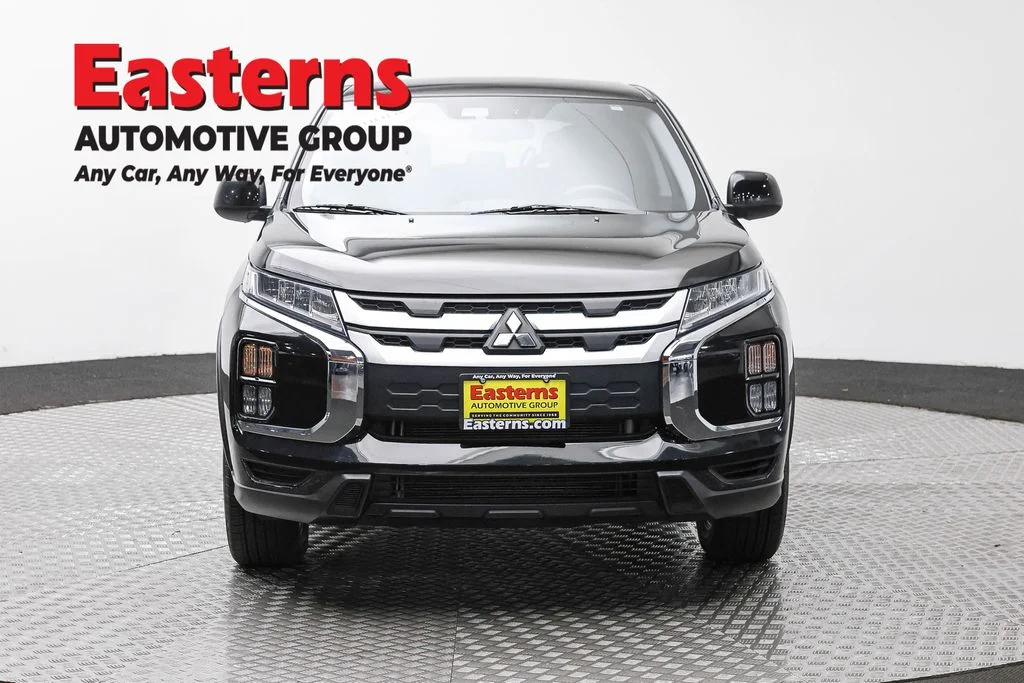 Used 2022 Black Mitsubishi 2.0 ES image 2