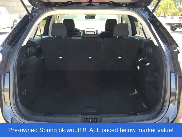 Used 2020 Black Ford SE image 39