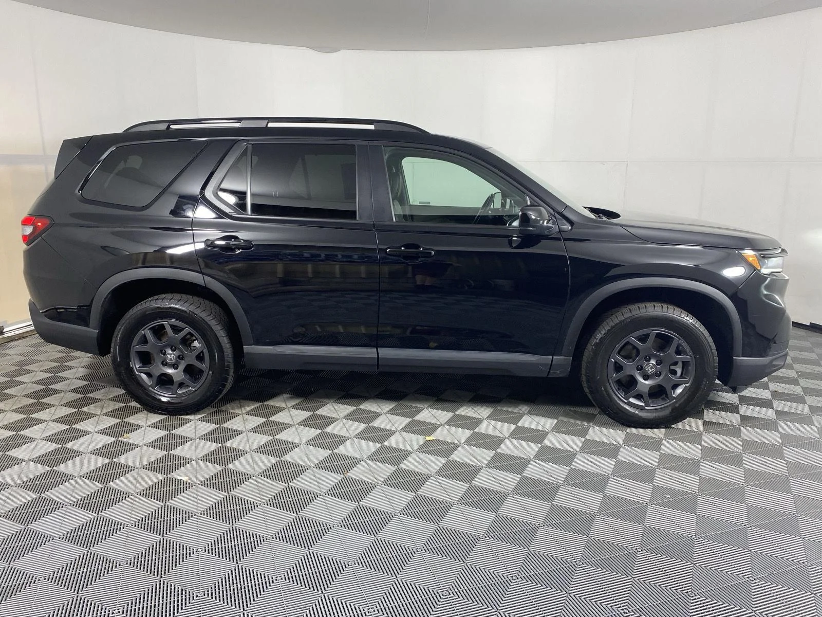 Used 2024 Crystal Black Pearl Honda TrailSport image 10