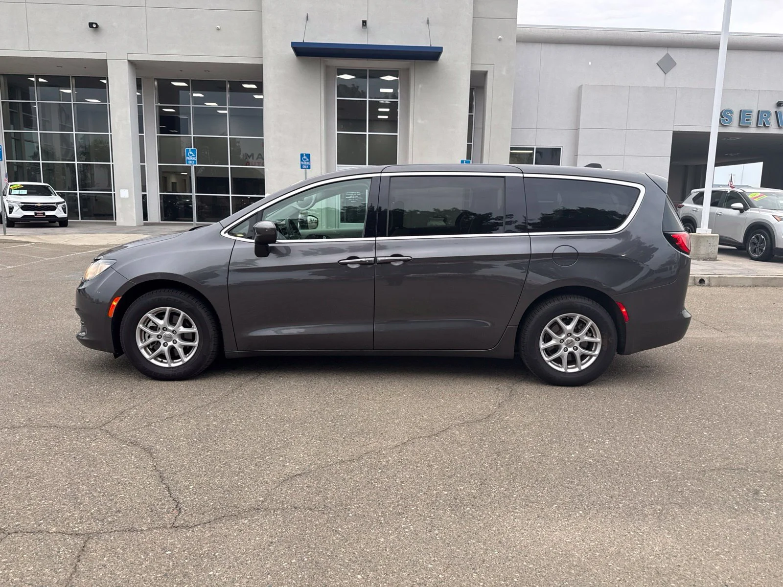 Used 2021 Gray Chrysler LX image 4
